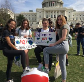US Climate Student Strike at US Capitol (80 Parachutes)